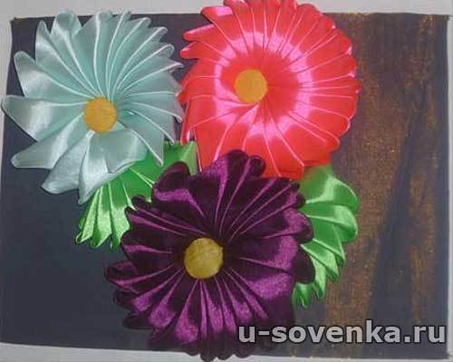 Георгины - поделка из атласных лент